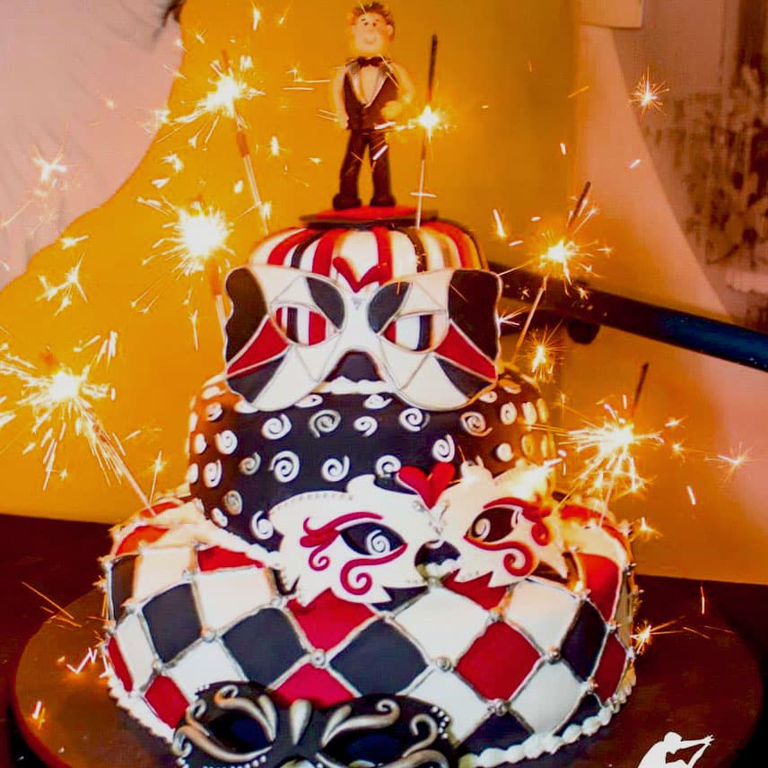 Torta Ballo in Maschera: Eleganza e Mistero