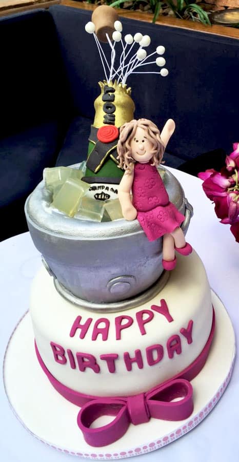 Torta Secchiello di Champagne: Il Pezzo Centrale della Vostra Celebrazione