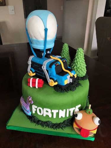 Torta Fortnite - Bus della Battaglia in Pasta di Zucchero
